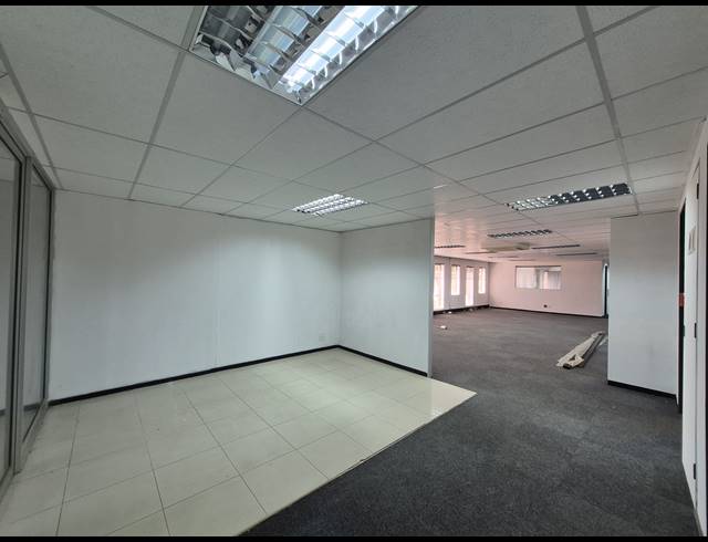 336M² OFFICE TO LET IN KRAMERVILLE